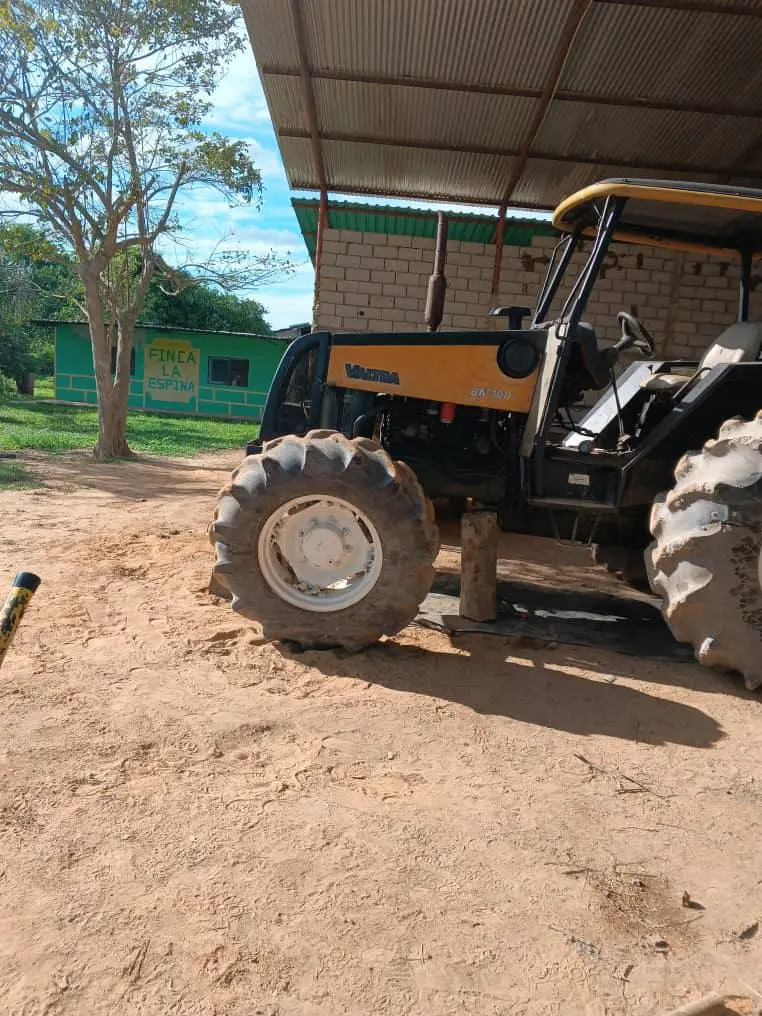 VALTRA MODELO BM 120 4X4