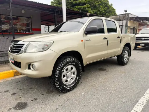 HILUX 2015 SINC. 2.7